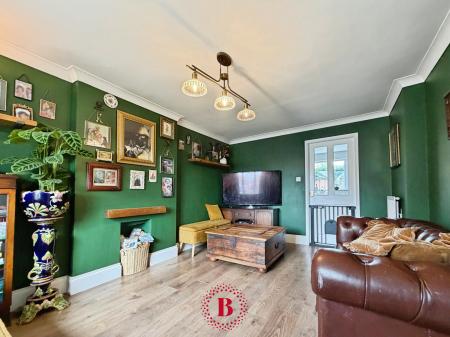 3 bedroom Semi-detached house for sale in Hawthorn Drive, Melton Mowbray, LE13