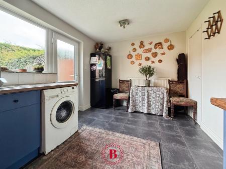 3 bedroom Semi-detached house for sale in Hawthorn Drive, Melton Mowbray, LE13
