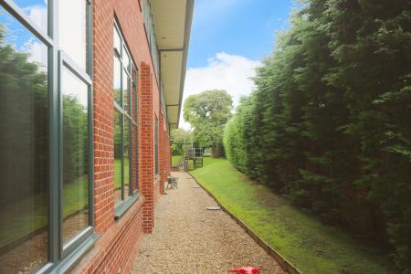 0 bedroom Studio flat for sale in Bellmont Lodge, Welwyn Garden City, AL7