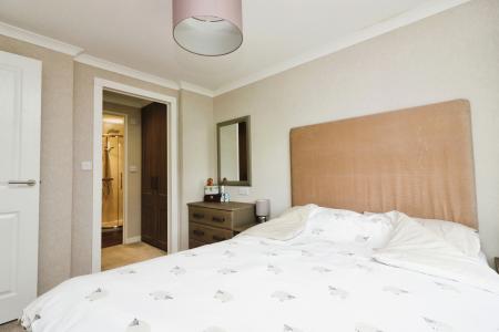 2 bedroom Park home for sale in Burnham Green Road, Welwyn, AL6