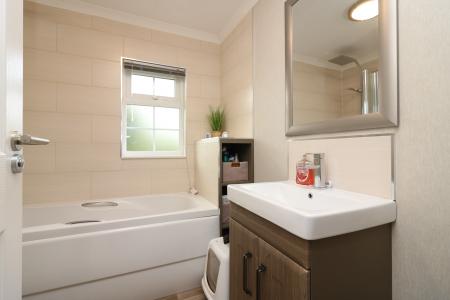 2 bedroom Park home for sale in Burnham Green Road, Welwyn, AL6