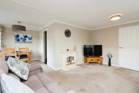 2 bedroom Park home for sale in Burnham Green Road, Welwyn, AL6