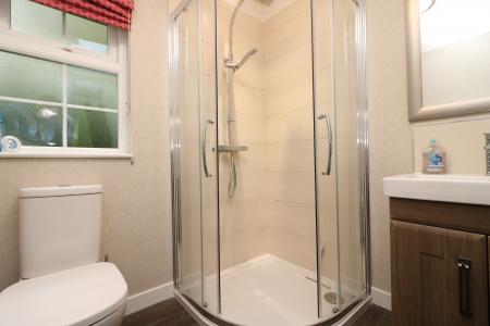 2 bedroom Park home for sale in Burnham Green Road, Welwyn, AL6