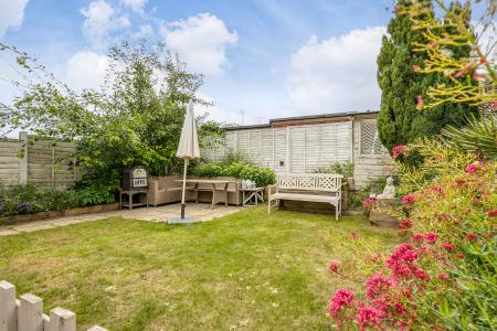 3 bedroom Semi-detached house for sale in Canham Close, Kimpton, SG4