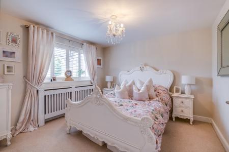 3 bedroom Semi-detached house for sale in Canham Close, Kimpton, SG4