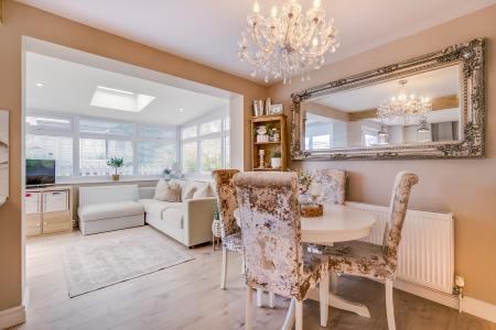 3 bedroom Semi-detached house for sale in Canham Close, Kimpton, SG4