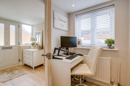 3 bedroom Semi-detached house for sale in Canham Close, Kimpton, SG4