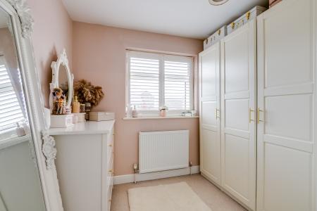 3 bedroom Semi-detached house for sale in Canham Close, Kimpton, SG4