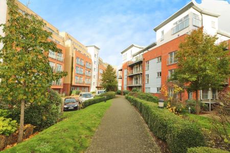 2 bedroom Flat for sale in Charrington Place, St Albans, AL1