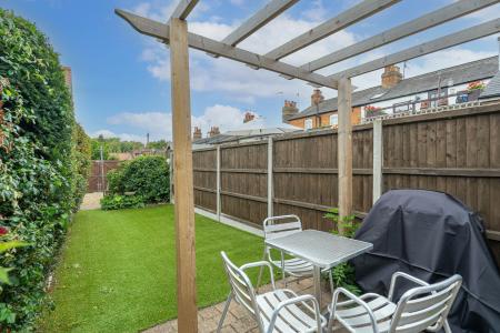 2 bedroom Cottage for sale in Church Street, Welwyn, AL6