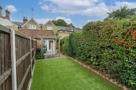 2 bedroom Cottage for sale in Church Street, Welwyn, AL6