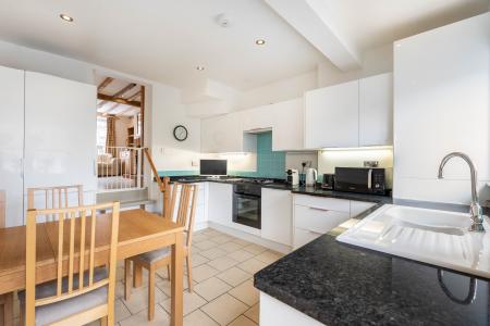 2 bedroom Cottage for sale in Church Street, Welwyn, AL6