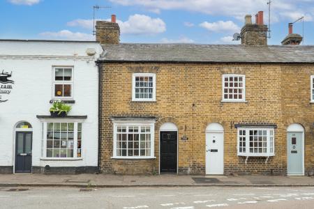 2 bedroom Cottage for sale in Church Street, Welwyn, AL6