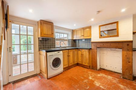 2 bedroom End of terrace house for sale in Codicote Road, Welwyn, AL6