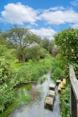 2 bedroom End of terrace house for sale in Codicote Road, Welwyn, AL6