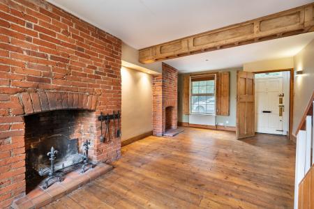 2 bedroom End of terrace house for sale in Codicote Road, Welwyn, AL6