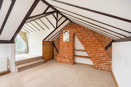 2 bedroom End of terrace house for sale in Codicote Road, Welwyn, AL6