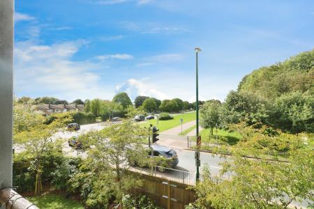 2 bedroom Flat for sale in Noble Court, Drury Lane, Stevenage SG1