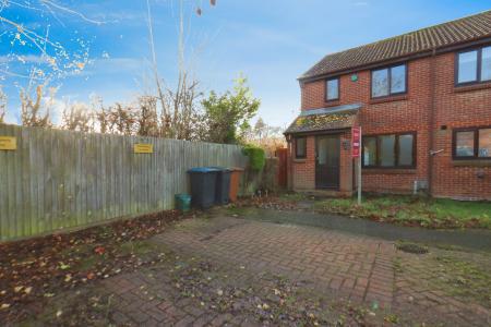 3 bedroom End of terrace house for sale in Duncan Close, Welwyn Garden City, Herts, AL7
