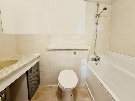 3 bedroom End of terrace house for sale in Duncan Close, Welwyn Garden City, Herts, AL7