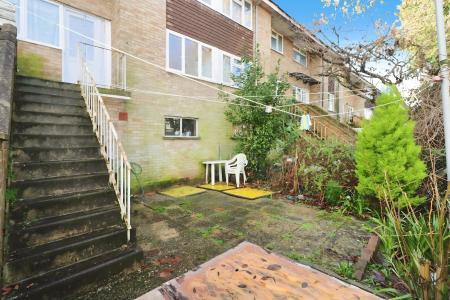 3 bedroom Terraced House for sale in Goldings Crescent, Hatfield, AL10