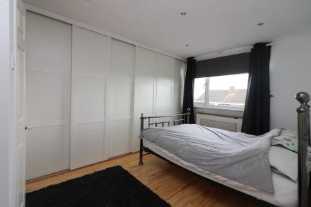 3 bedroom Semi-detached house for sale in Grange Rise, Hitchin, SG4