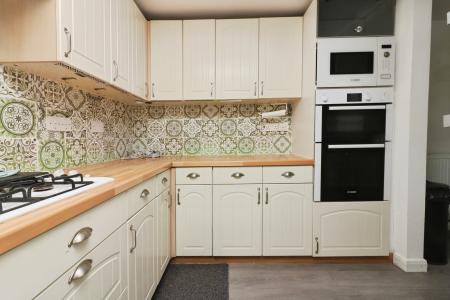 3 bedroom Semi-detached house for sale in Grange Rise, Hitchin, SG4