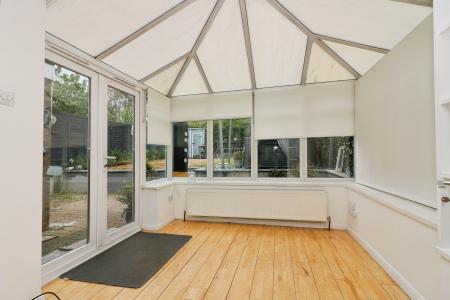 3 bedroom Semi-detached house for sale in Grange Rise, Hitchin, SG4