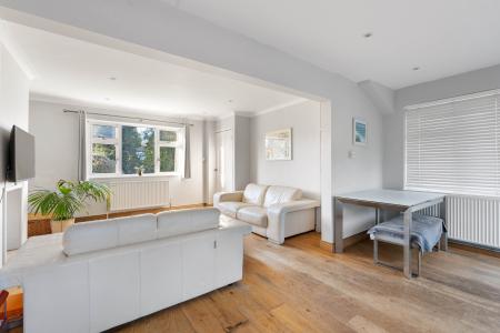 3 bedroom End of terrace house for sale in High Street, Kimpton, SG4