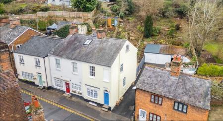 3 bedroom End of terrace house for sale in High Street, Welwyn, Herts, AL6