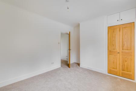 3 bedroom End of terrace house for sale in High Street, Welwyn, Herts, AL6