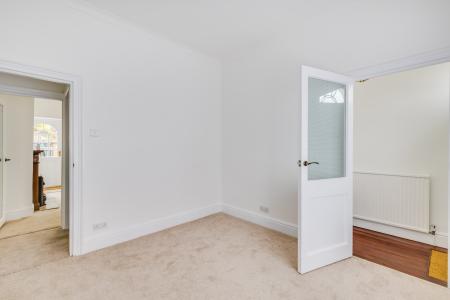 3 bedroom End of terrace house for sale in High Street, Welwyn, Herts, AL6