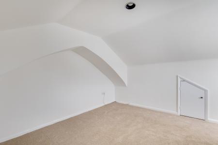 3 bedroom End of terrace house for sale in High Street, Welwyn, Herts, AL6