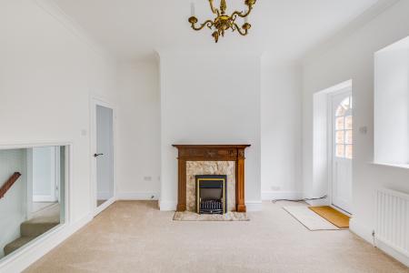 3 bedroom End of terrace house for sale in High Street, Welwyn, Herts, AL6