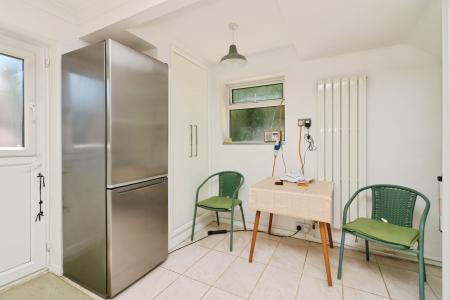 3 bedroom End of terrace house for sale in Howlands, Welwyn Garden City, AL7