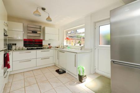 3 bedroom End of terrace house for sale in Howlands, Welwyn Garden City, AL7