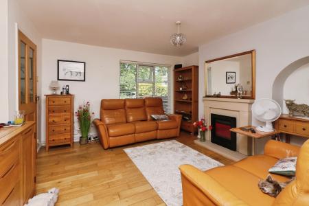 3 bedroom End of terrace house for sale in Howlands, Welwyn Garden City, AL7