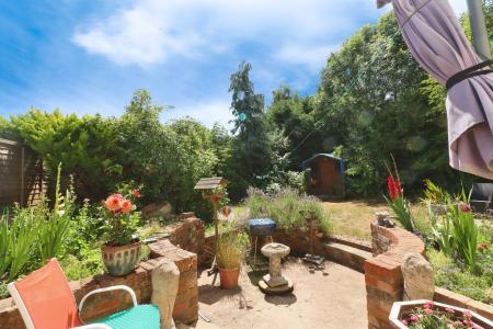 3 bedroom End of terrace house for sale in Howlands, Welwyn Garden City, AL7