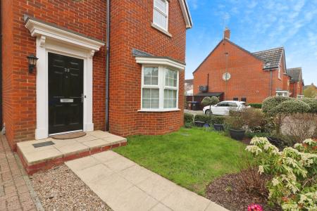 4 bedroom Link detached house for sale in Langstone Ley, Welwyn Garden City, AL7