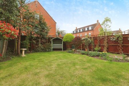 4 bedroom Link detached house for sale in Langstone Ley, Welwyn Garden City, AL7