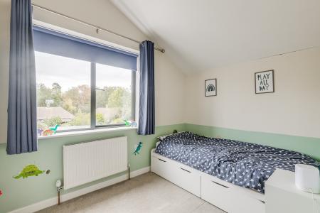 4 bedroom Semi-detached house for sale in Meadow Way, Codicote, SG4