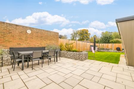 4 bedroom Semi-detached house for sale in Meadow Way, Codicote, SG4