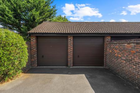 4 bedroom Detached house for sale in Mendlesham, Welwyn Garden City, AL7