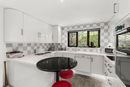 4 bedroom Detached house for sale in Mendlesham, Welwyn Garden City, AL7