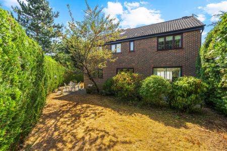 4 bedroom Detached house for sale in Mendlesham, Welwyn Garden City, AL7