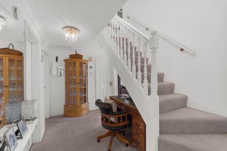 4 bedroom Detached house for sale in Mendlesham, Welwyn Garden City, AL7