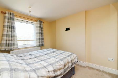 1 bedroom Flat for sale in Moors Walk, Welwyn Garden City, Herts, AL7