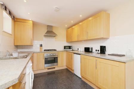 1 bedroom Flat for sale in Moors Walk, Welwyn Garden City, Herts, AL7
