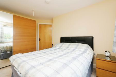 1 bedroom Flat for sale in Moors Walk, Welwyn Garden City, Herts, AL7