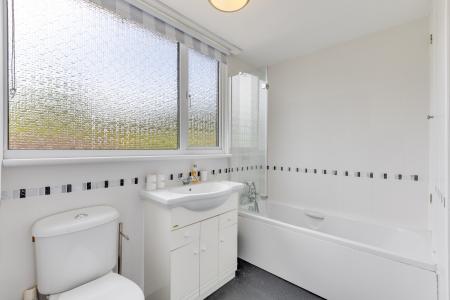 4 bedroom Detached house for sale in Oakhill Drive, Welwyn, AL6